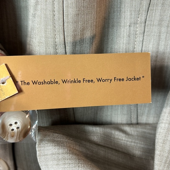 NWT Alex Marie Blazer in size 12. Washable. Wrinkle-Free in neutral color. - Picture 6 of 11